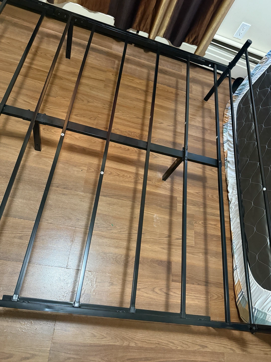 Portable, Queen size Black Metal Bed Frame - photo 4