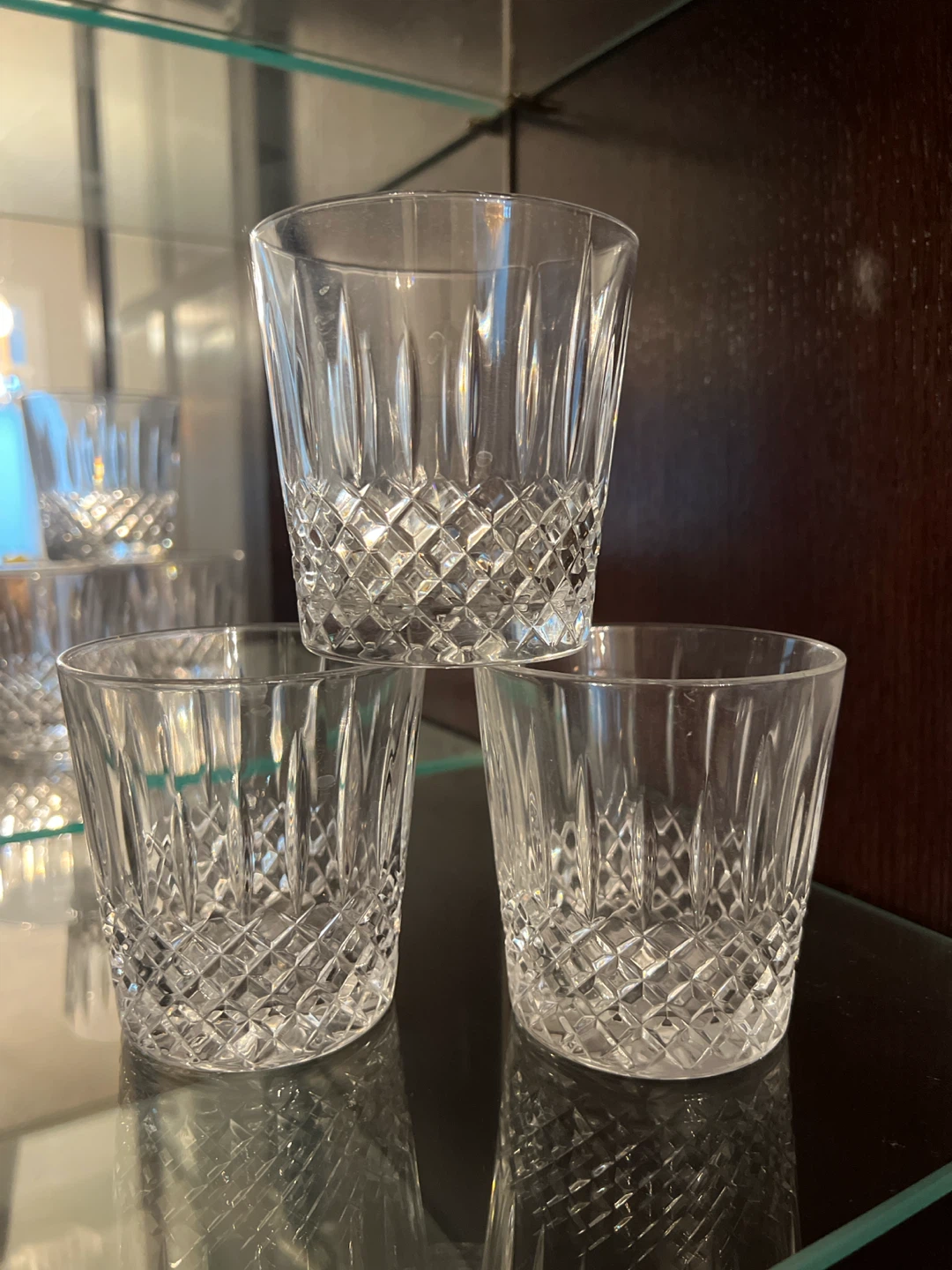 Set of 8 crystal glasses and 1 jar
