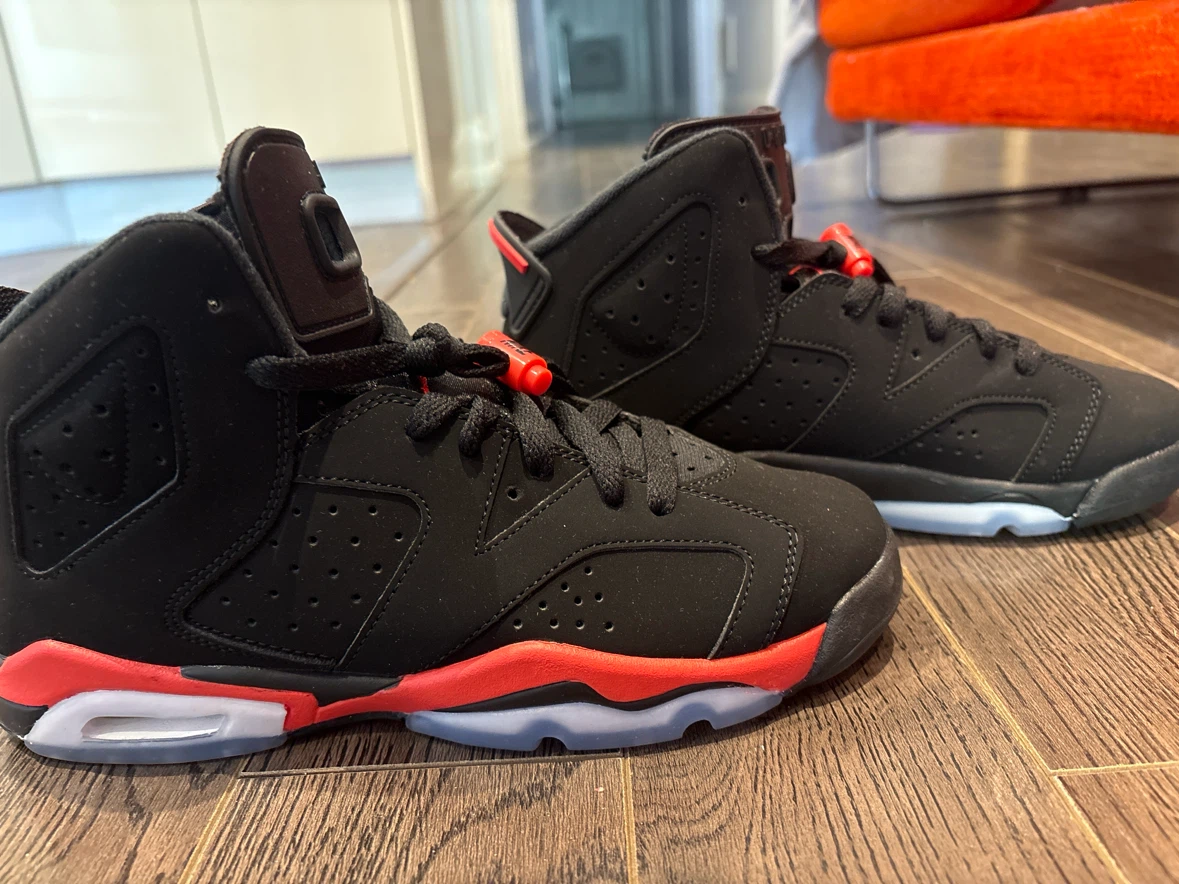 Air Jordan 6 Retro Youth Black Red Sneakers