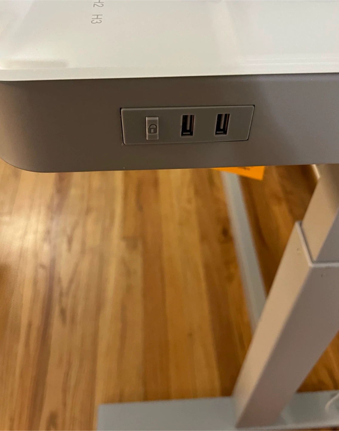 Tresanti powered adjustable height desk - photo 5