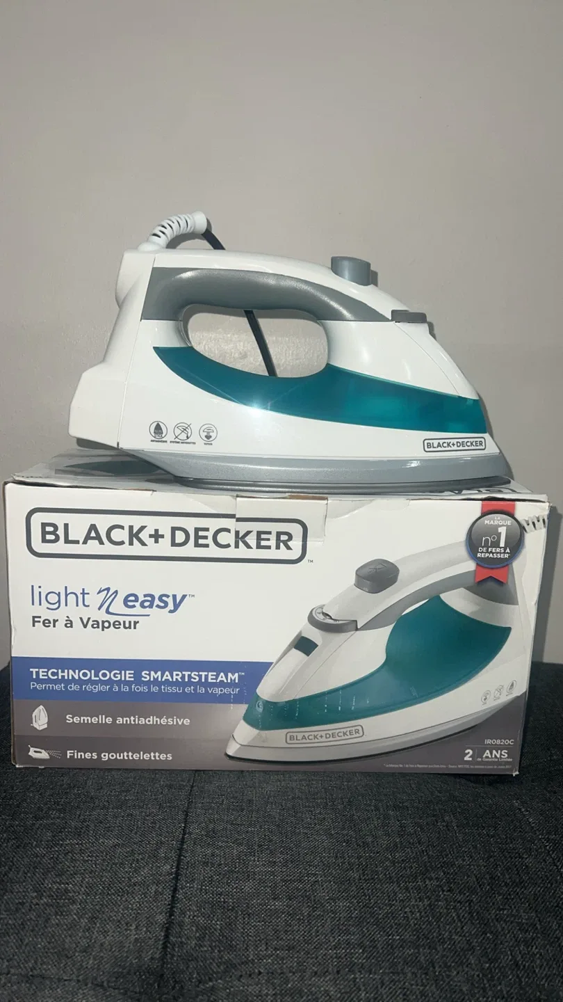 Black+Decker Light 'n Easy Steam Iron