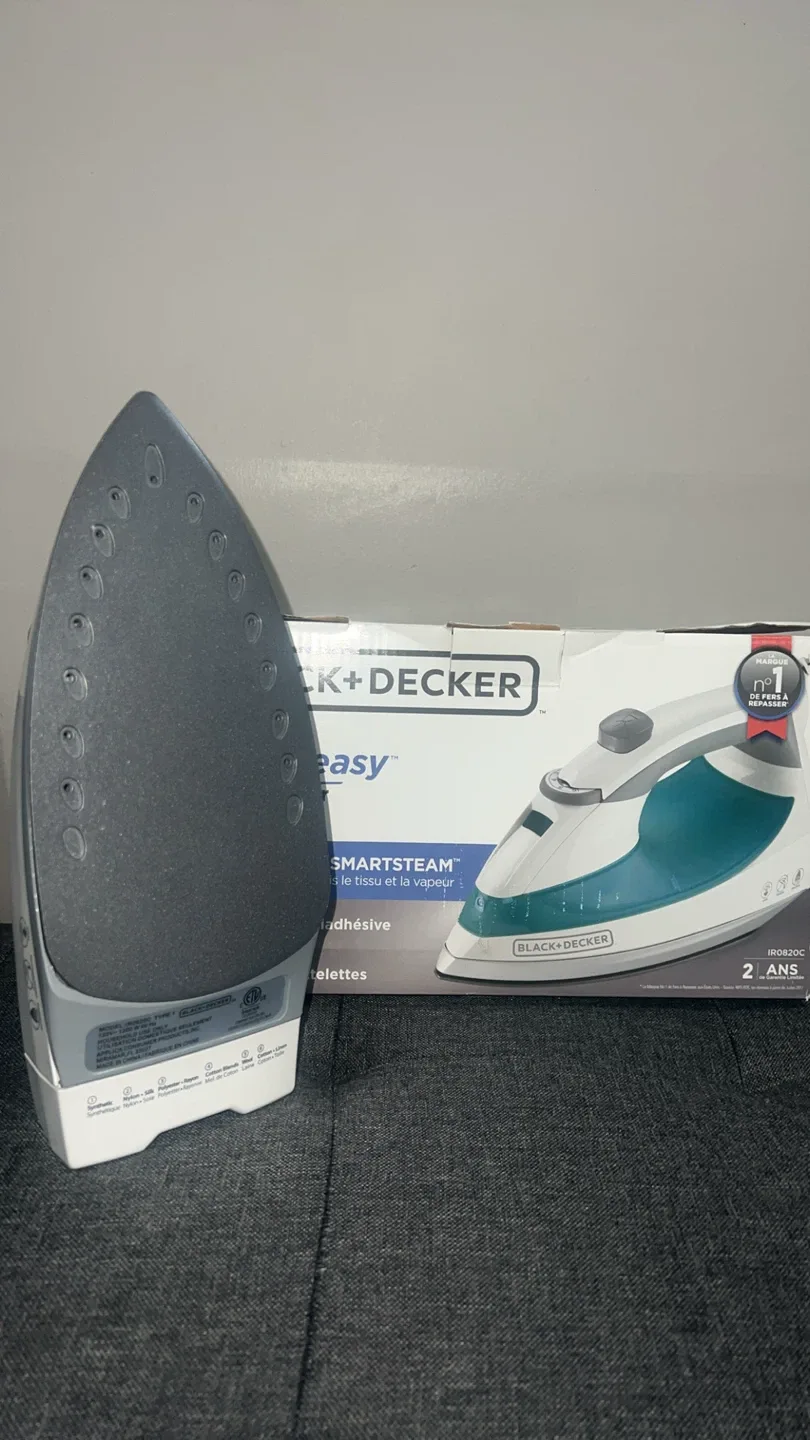 Black+Decker Light 'n Easy Steam Iron - photo 2