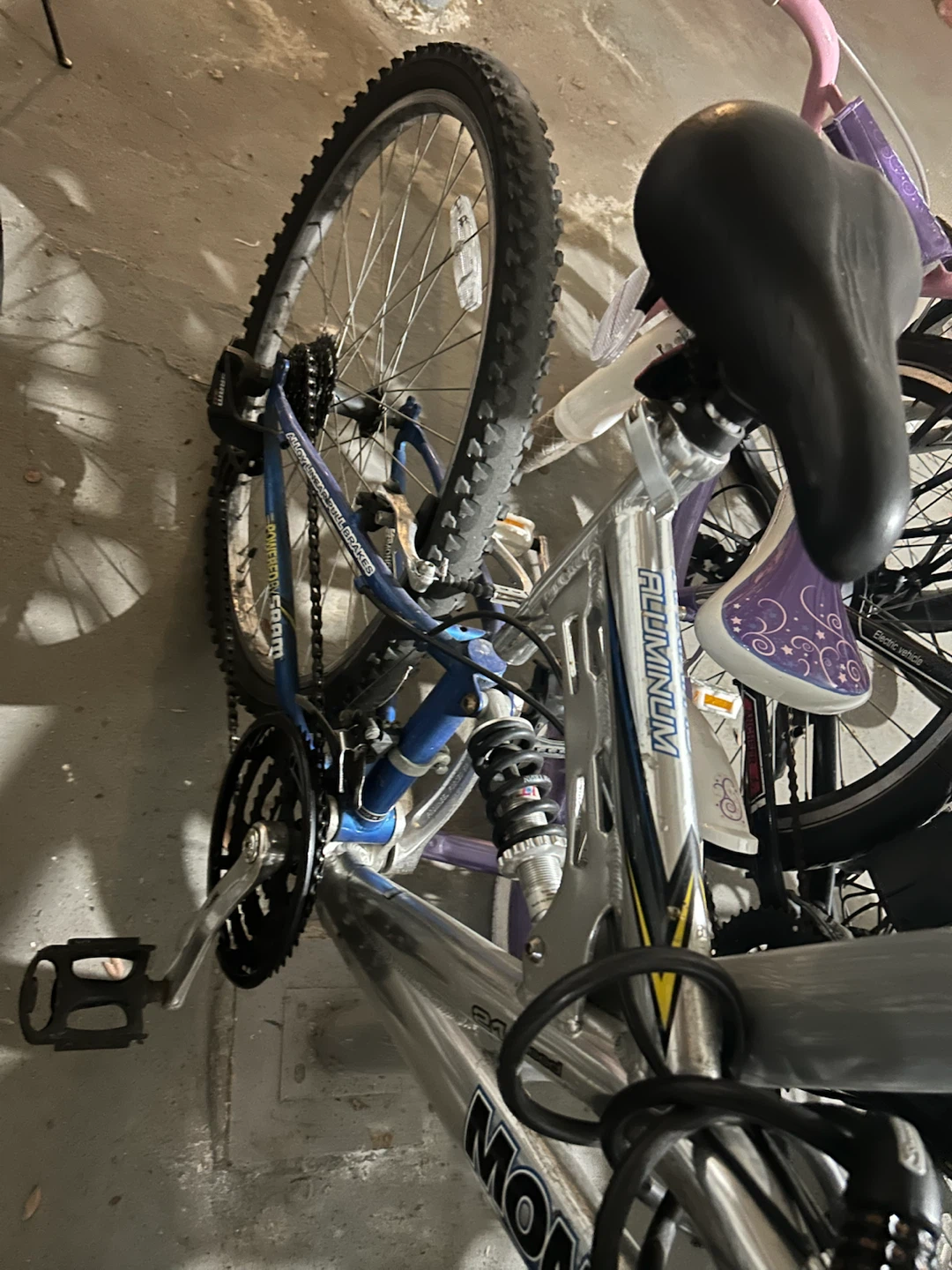 Mongoose Mountain Bike - photo 3