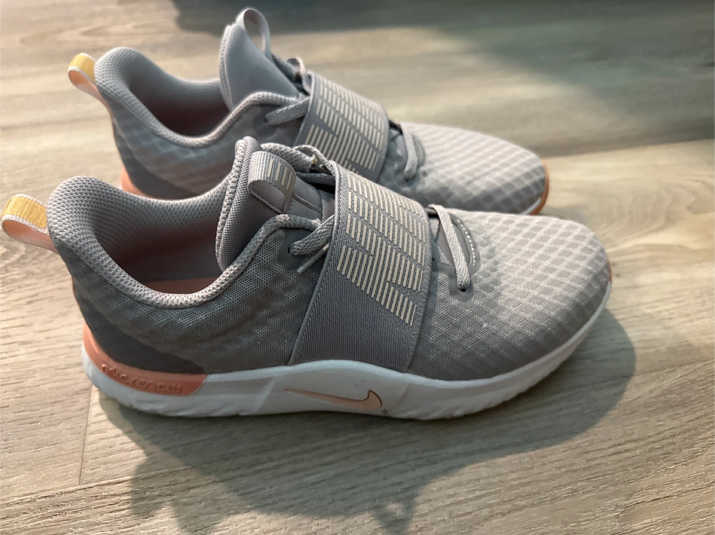 Size 7.5 Nike Renew In-Season Women's Training Shoes - photo 2