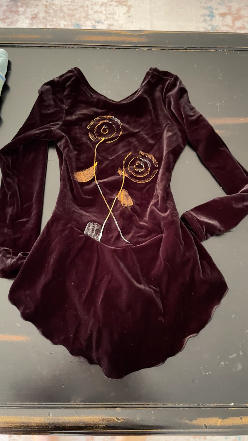 Black Velvet Figure Skating Dress with Rose Design - photo 2