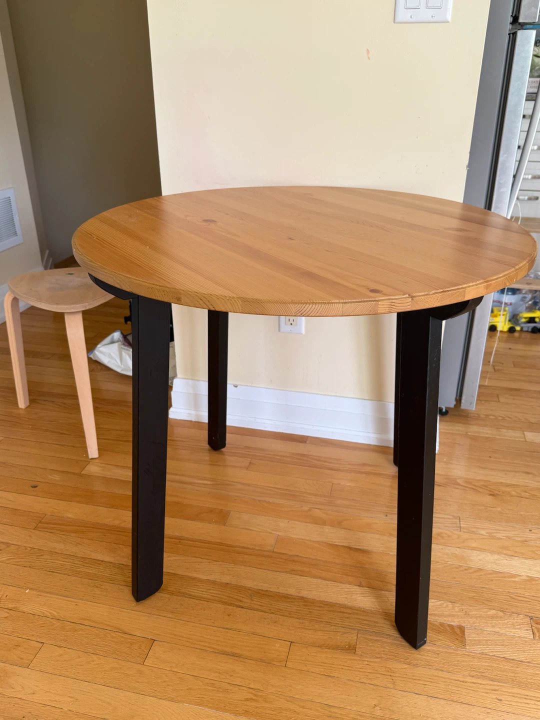 Round Wooden Table IKEA - photo 2
