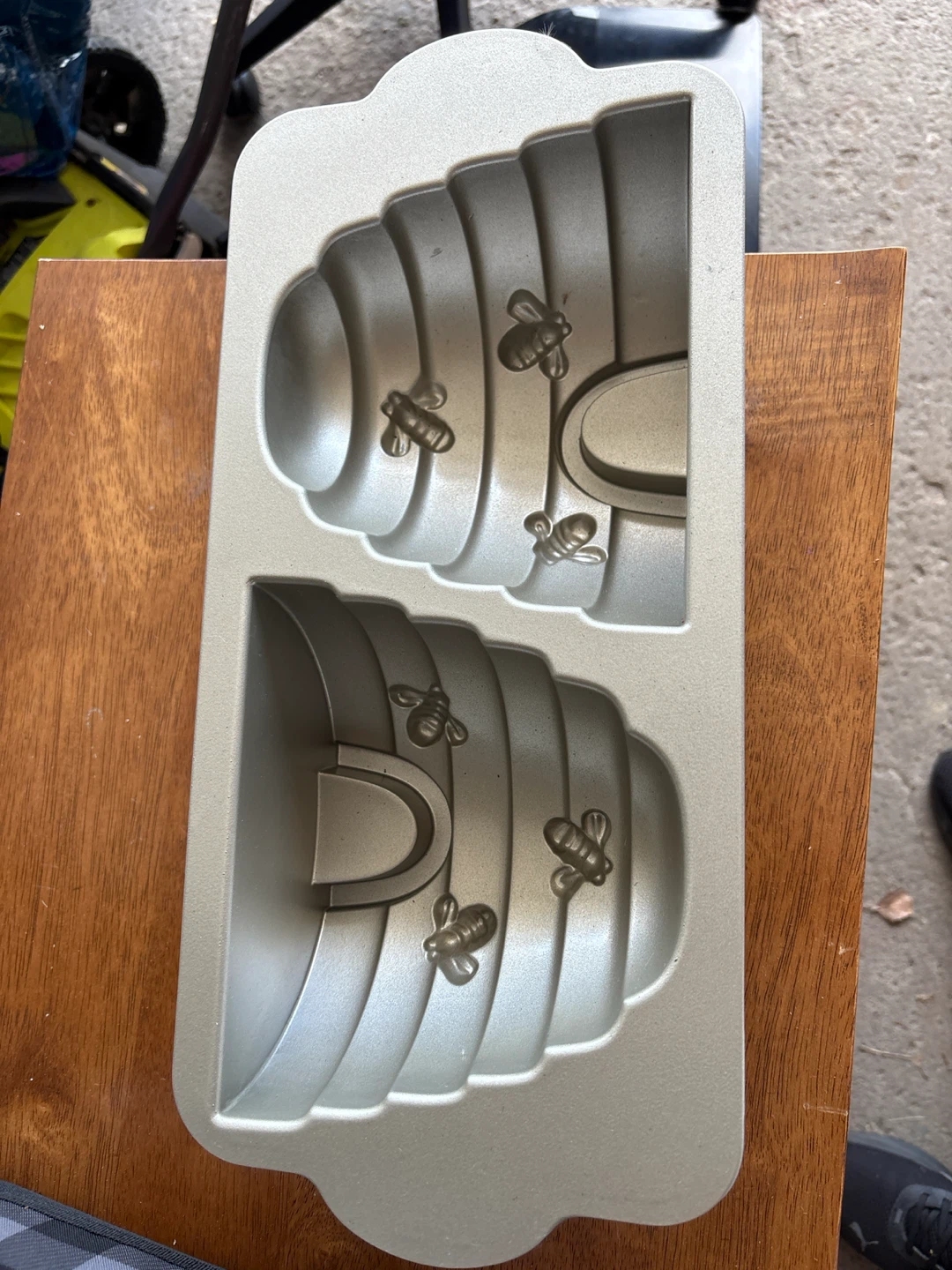 Beehive Shaped Cake Pan