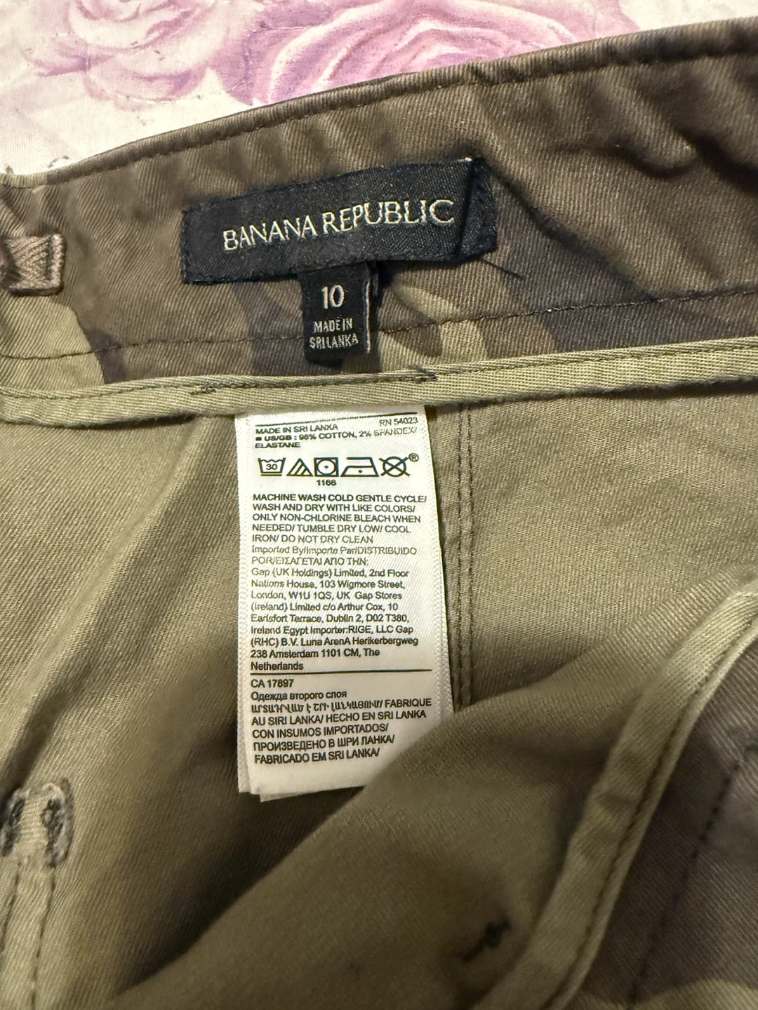 Banana Republic Camo Cargo Pants Size 10 - photo 3