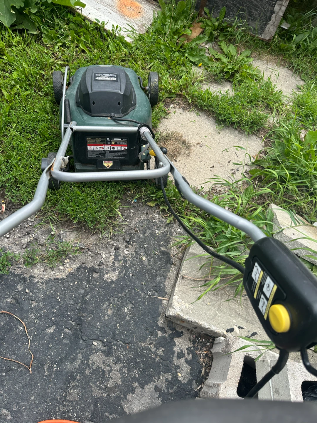 Yardworks 14" 8A Electric Mower