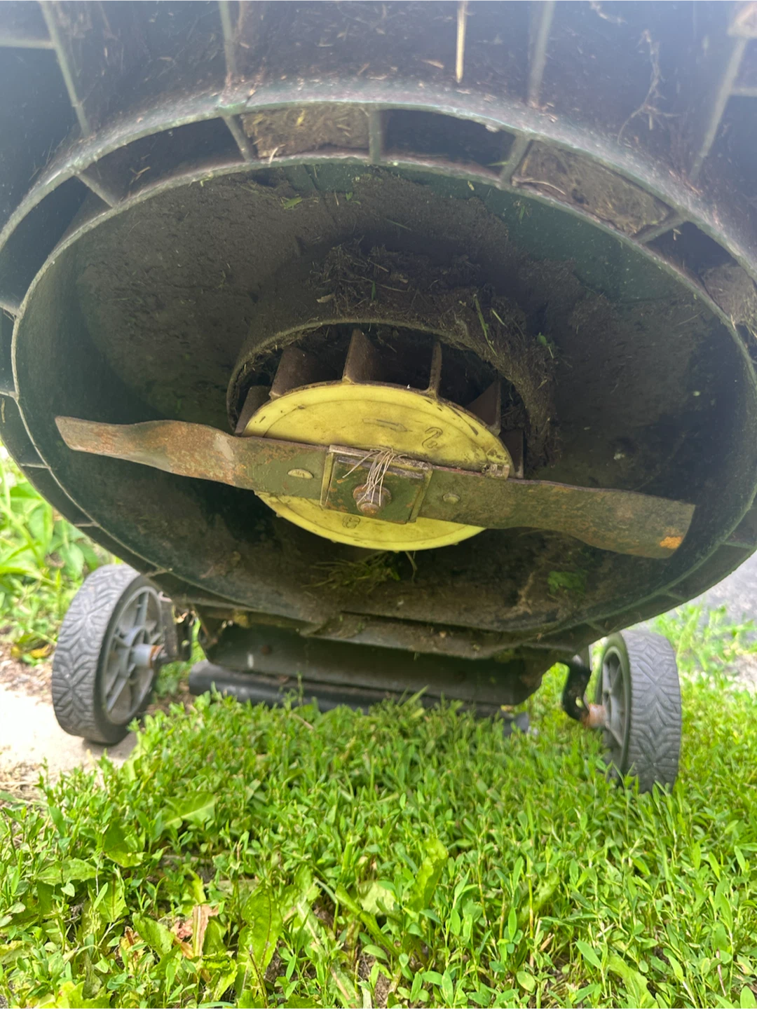 Yardworks 14" 8A Electric Mower - photo 2