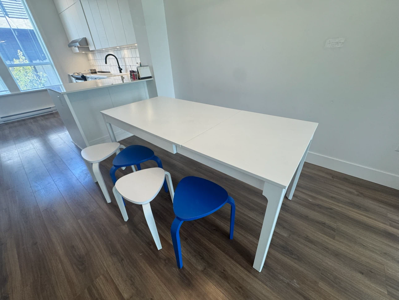 White Extendable Dining Table Set - photo 2