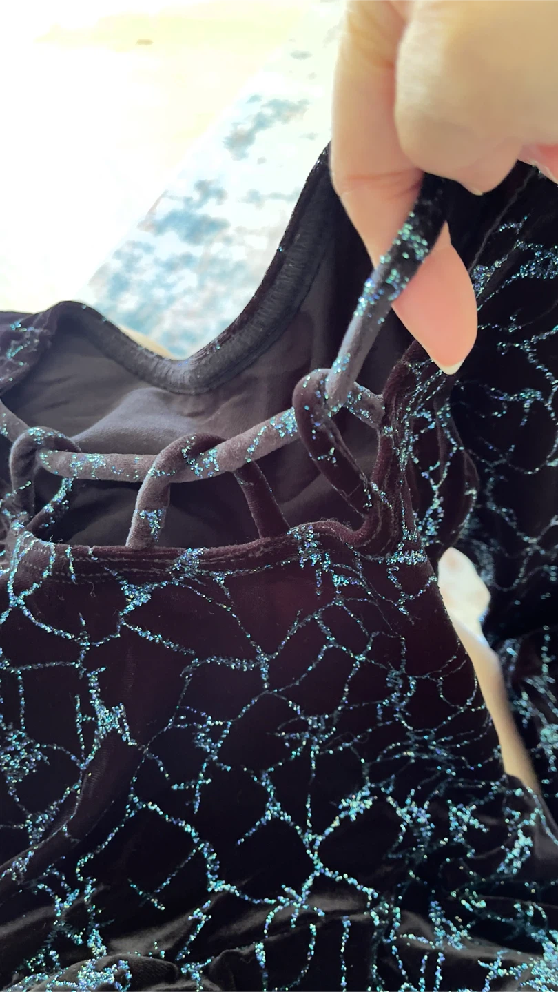 Black Velvet long-sleeve top with light blue glitter pattern - photo 3
