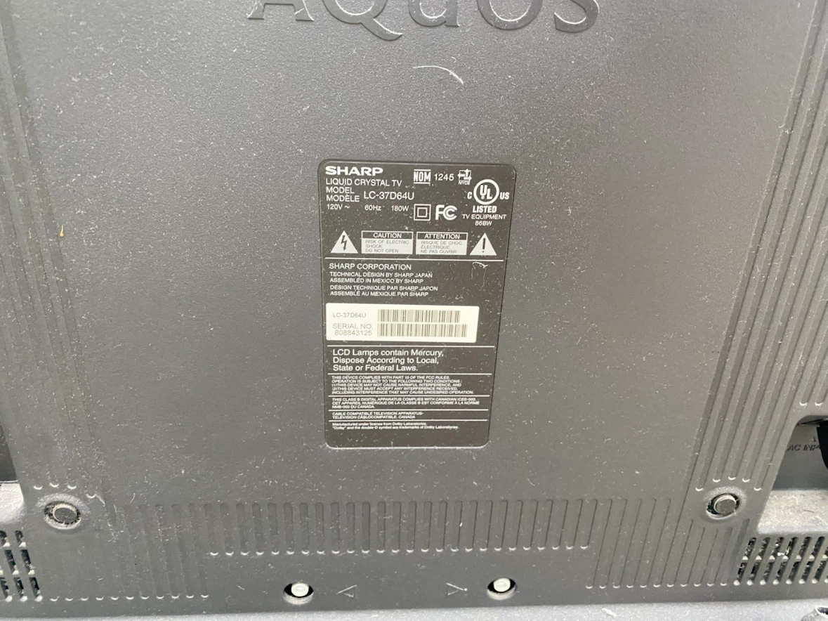 Sharp Aquos LC-37D64U 37-inch LCD TV - photo 3