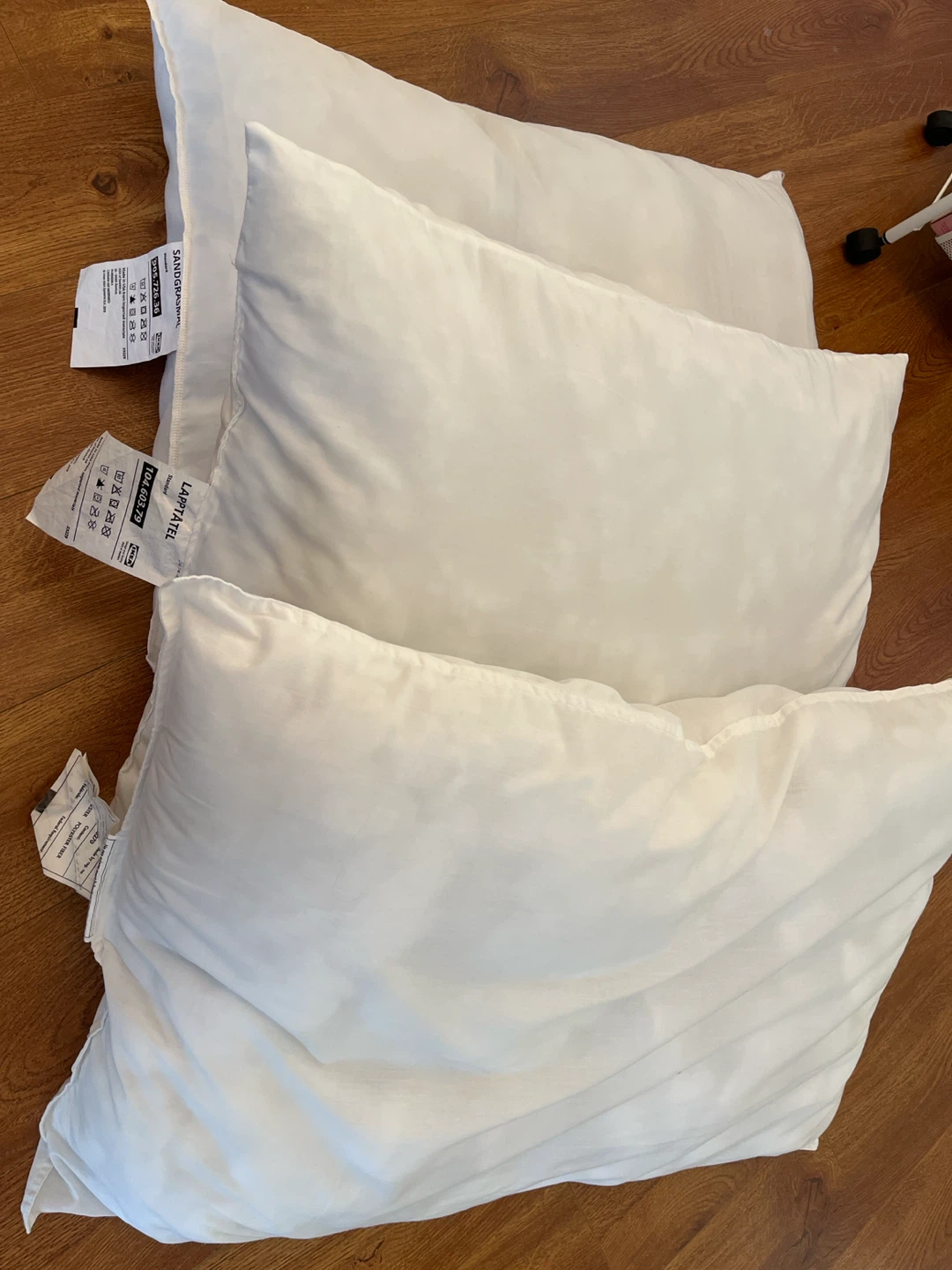 3 Ikea pillows