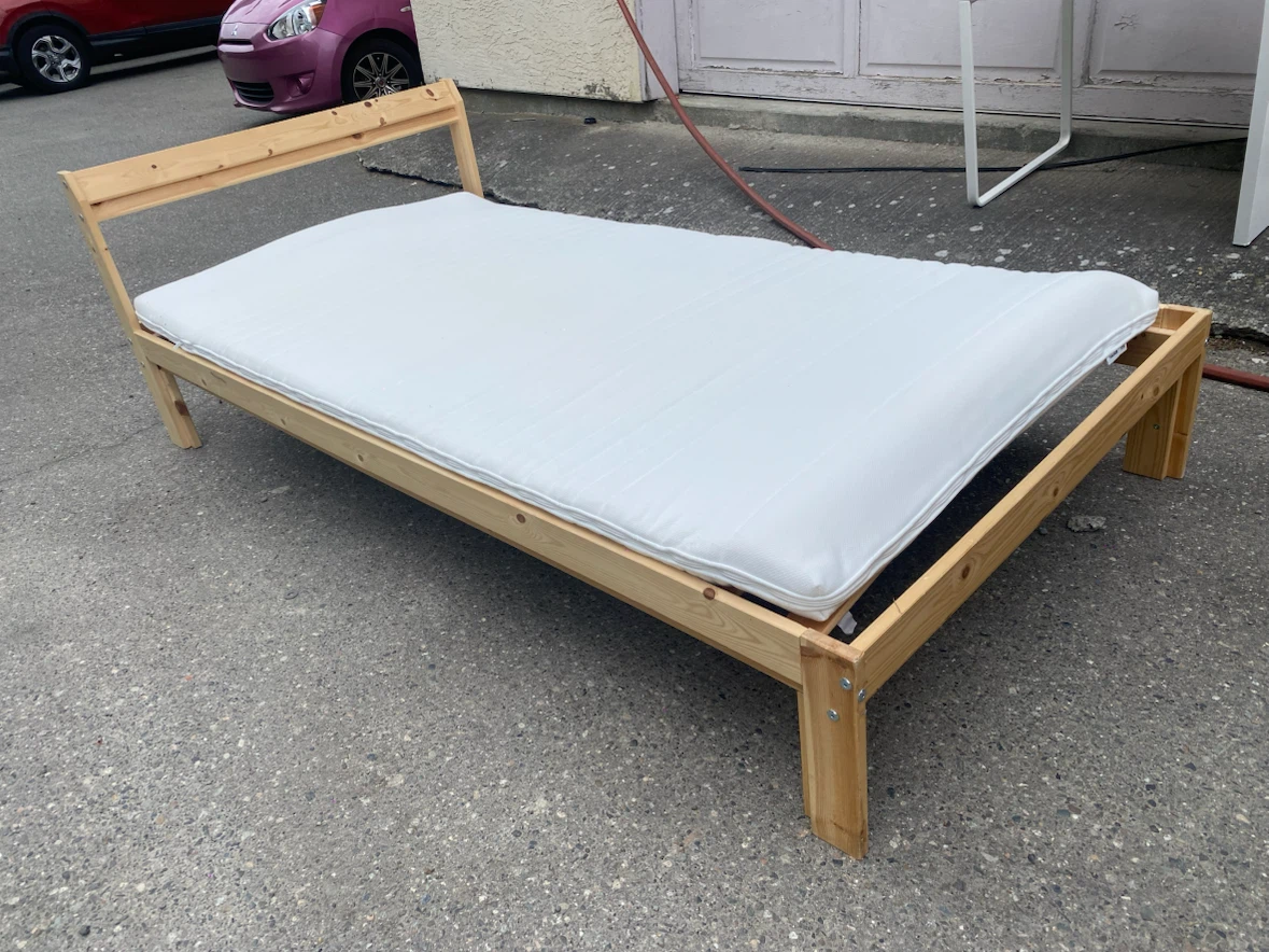 Twin size bed set - photo 3