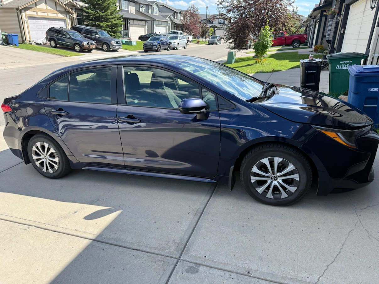 Dark Blue Toyota Corolla Sedan - photo 2