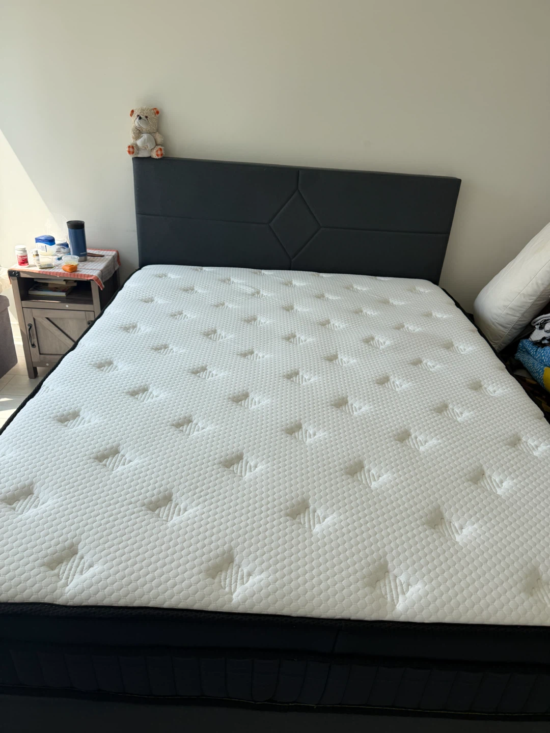 Queen Bed Frame, GELBIY