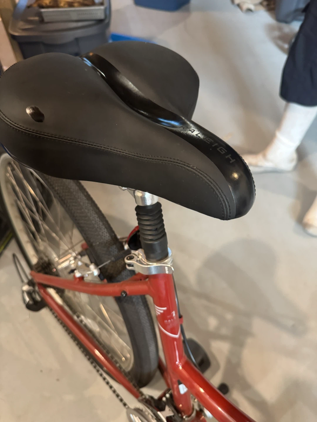 Women’s Raleigh Venture 2 bicycle - photo 5