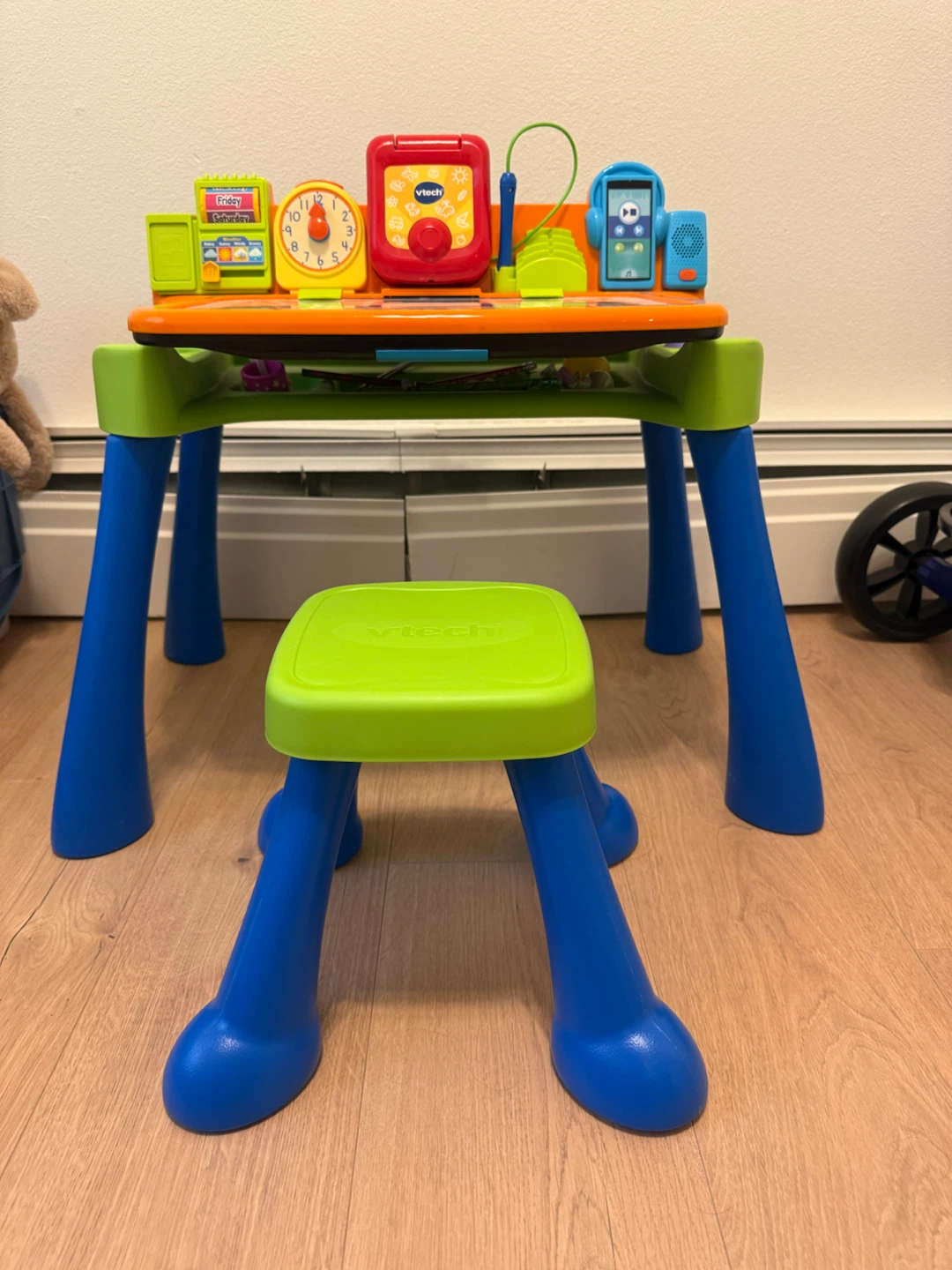 VTech Activity Desk with Stool