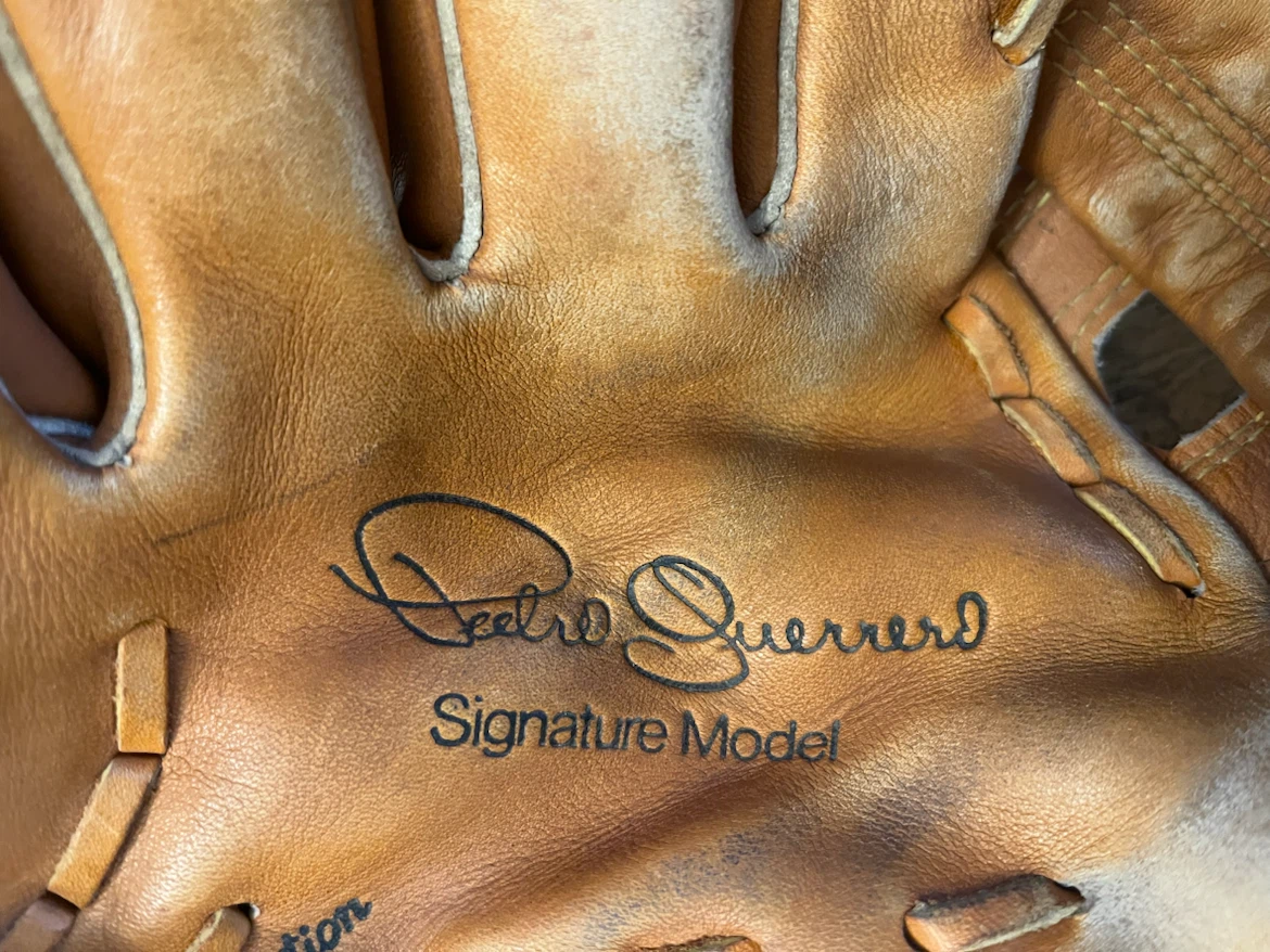 Louisville Slugger Pedro Guerrero Signature Model Baseball Glove - photo 3