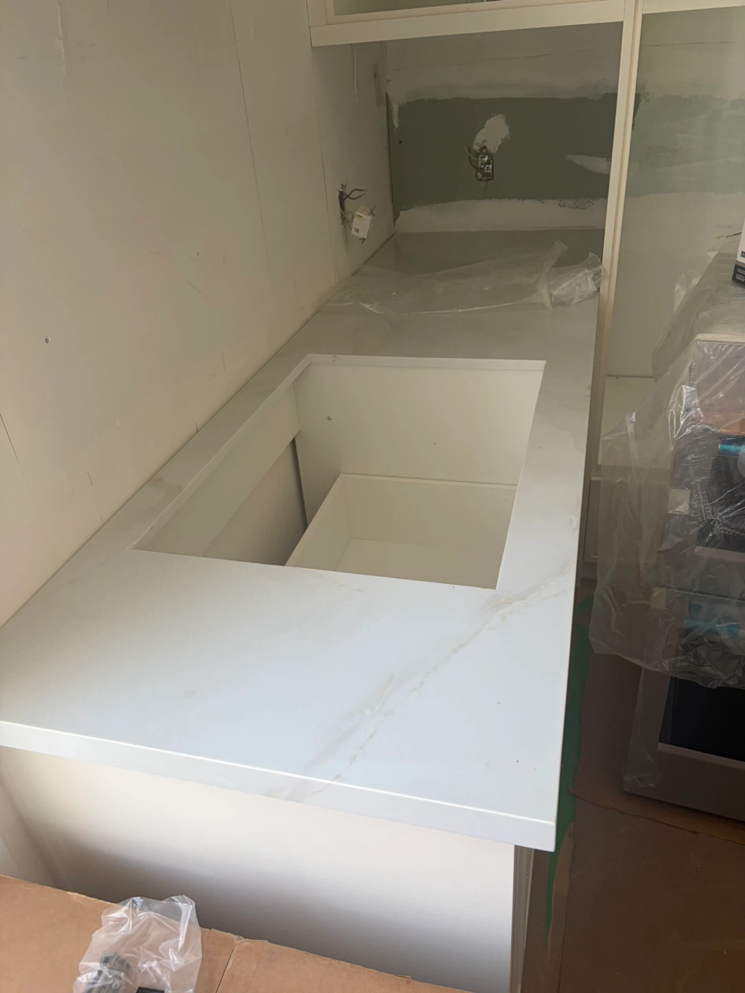 White Quartz Kitchen Island Countertop with Sink Cutout - photo 4