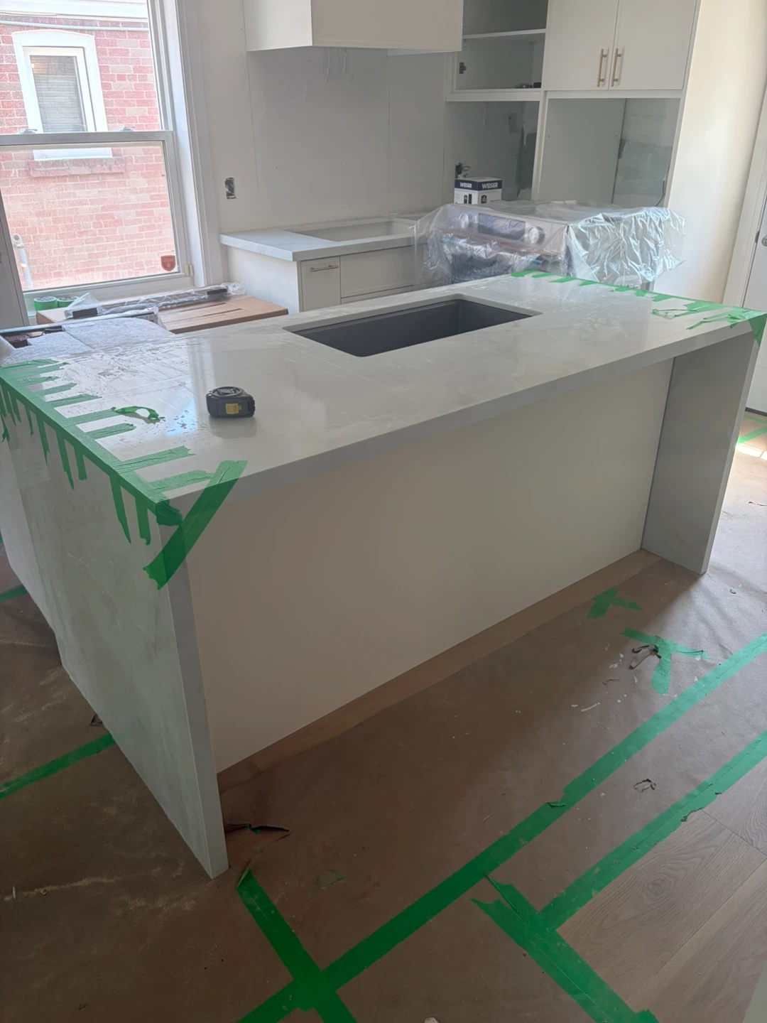 White Quartz Kitchen Island Countertop with Sink Cutout