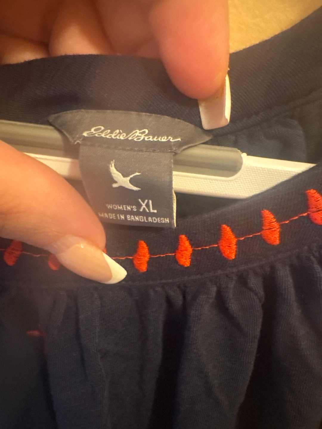Eddie Bauer Women's XL Navy Embroidered Tank Top - photo 2