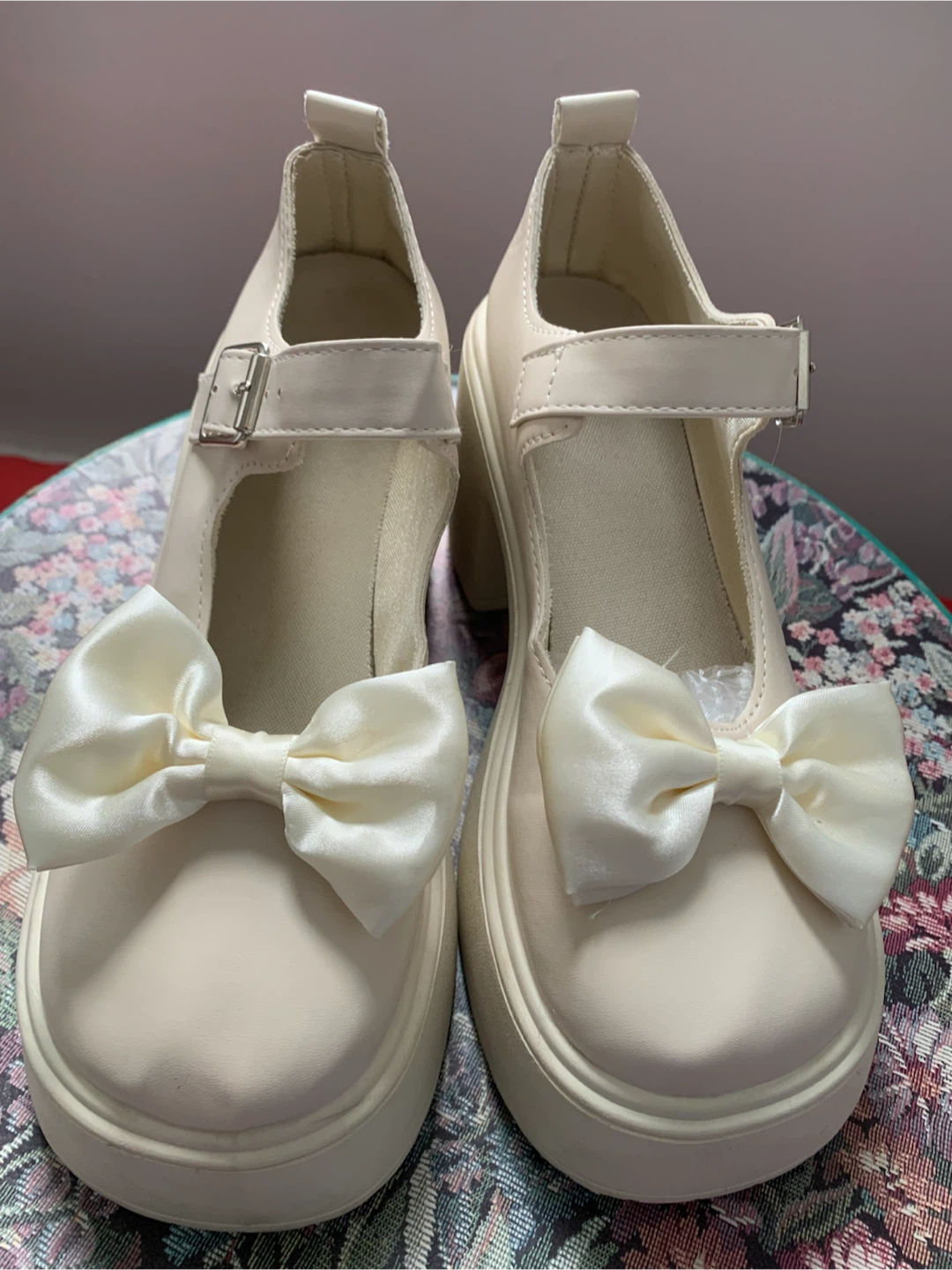 Cream Mary Jane’s size 41