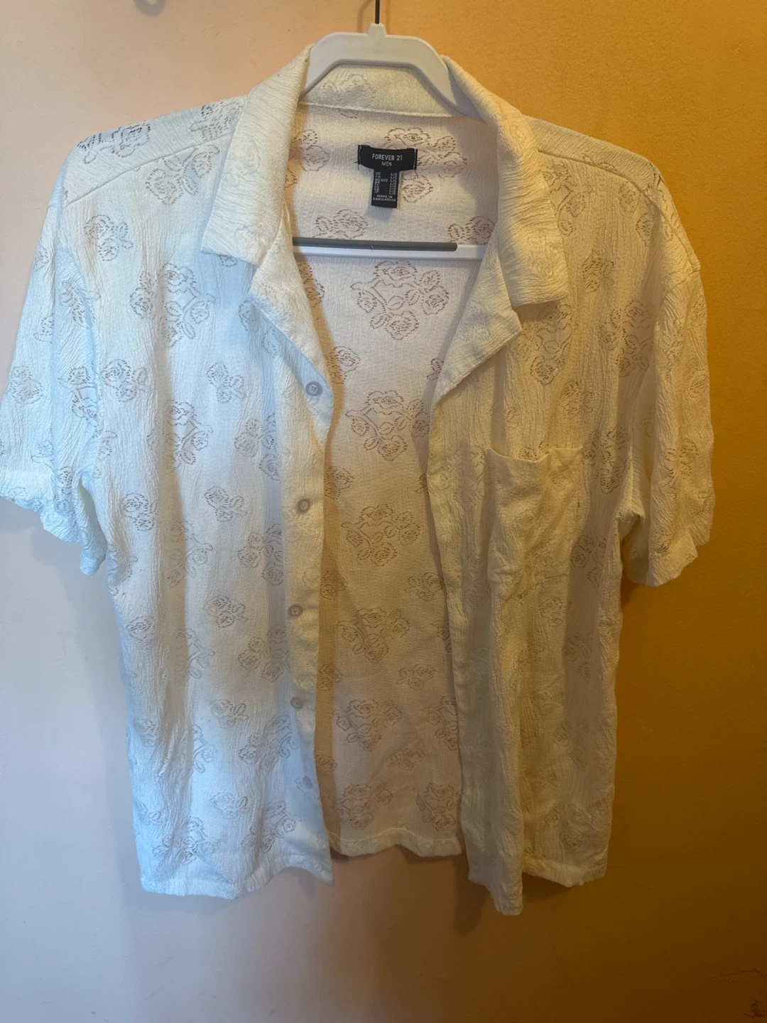 Forever 21 Men's White Floral Print Short Sleeve Button-Up Shirt
