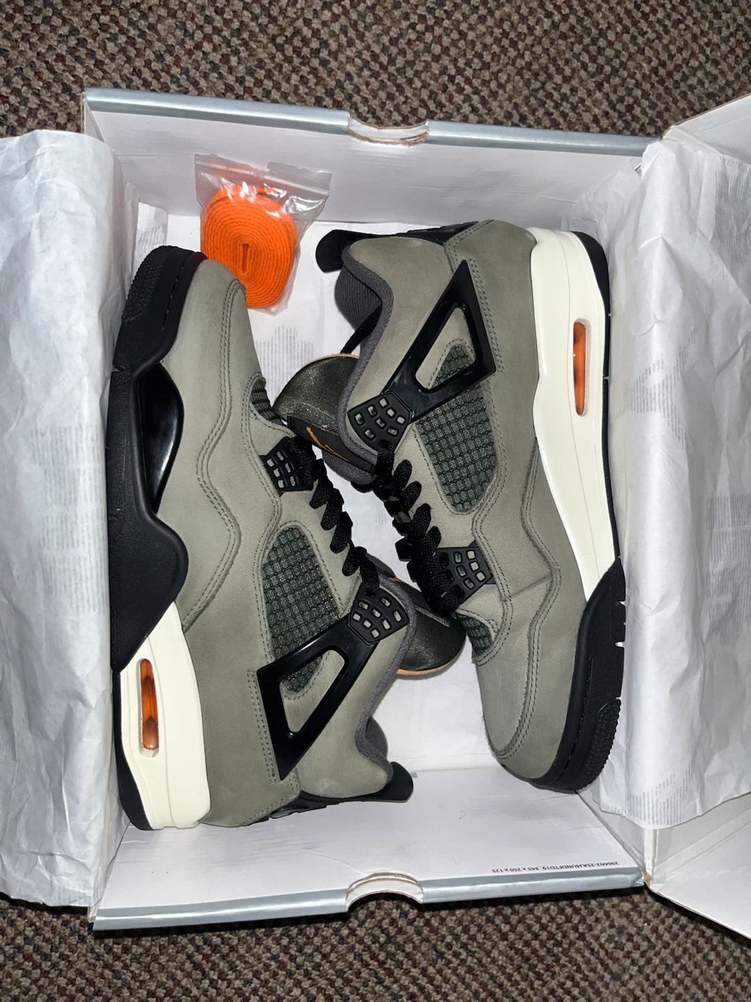 Jordan 4 Retro Undefeated "Rare Air"