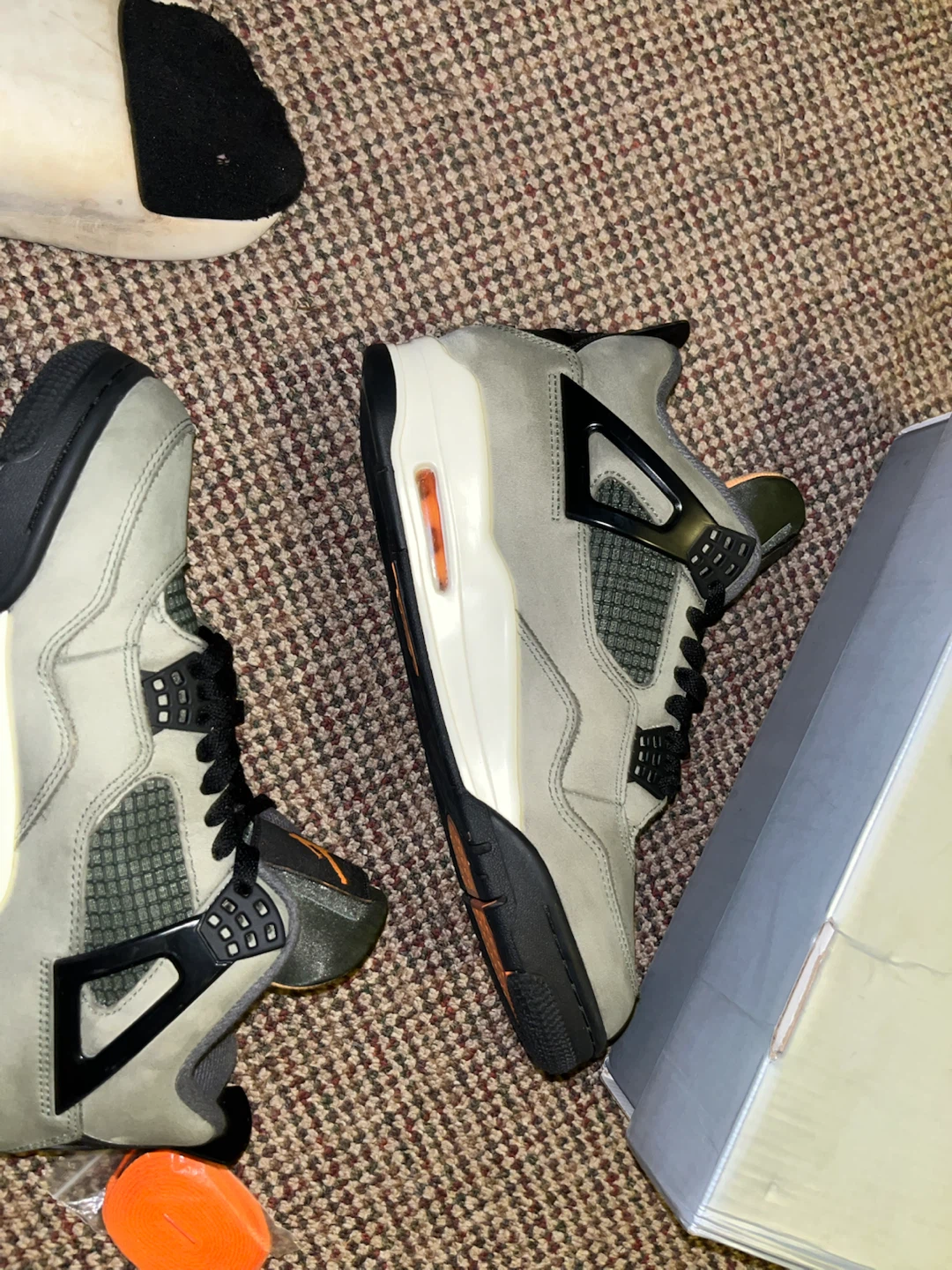 Jordan 4 Retro Undefeated "Rare Air" - photo 2