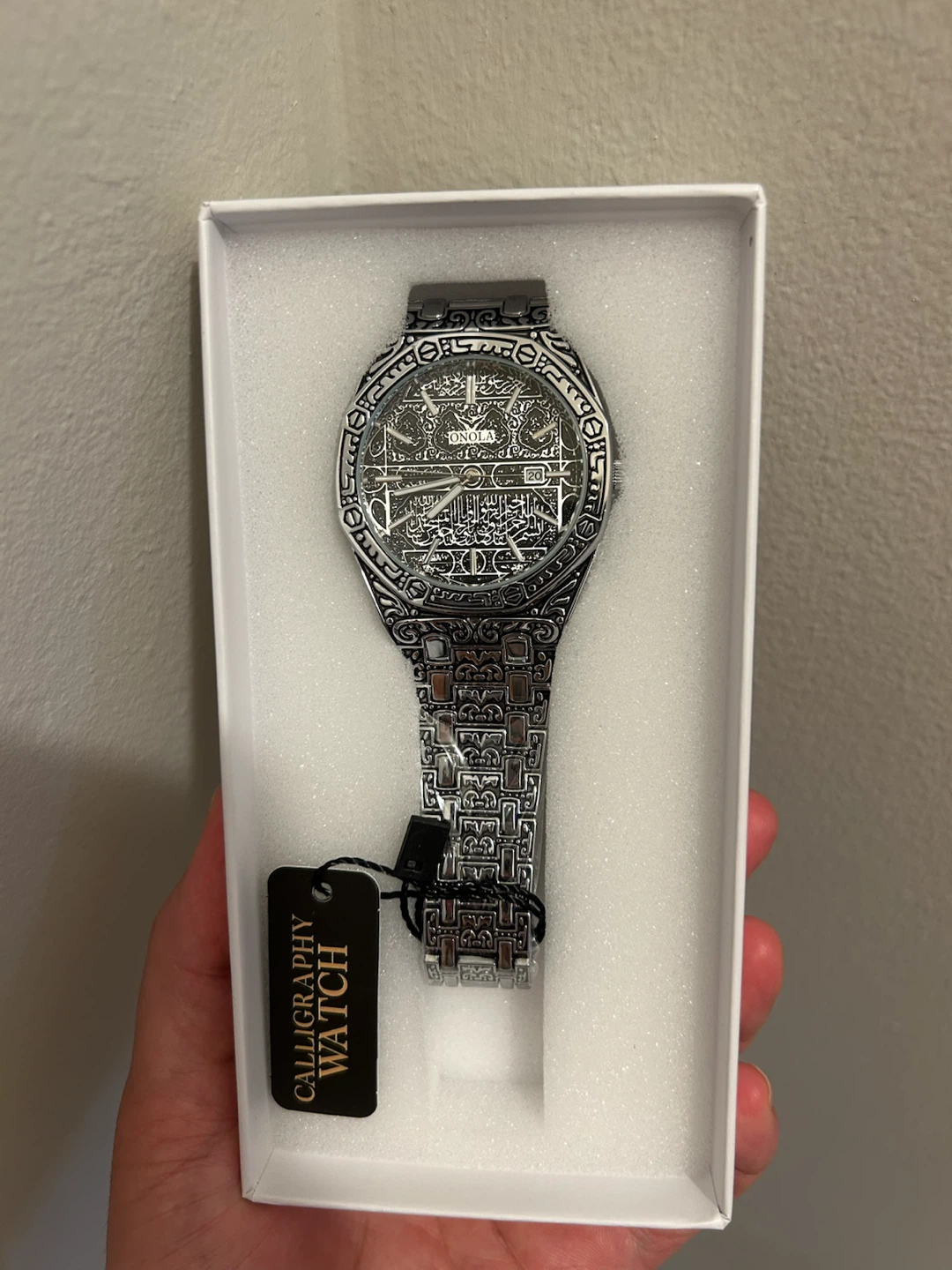 Brand New ONOLA Men's Engraved Quartz Watch - Silver