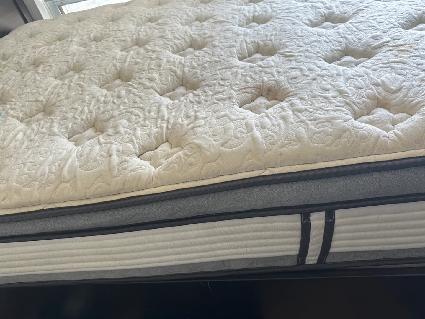 Used Mattress  Queen size - photo 4