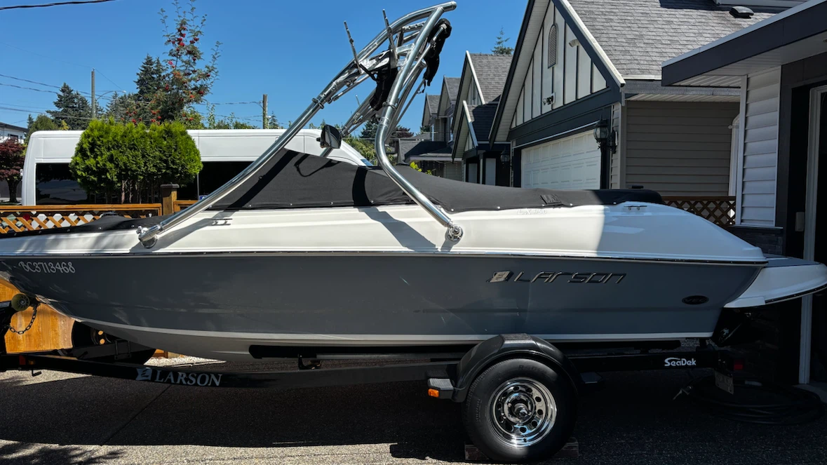 Larson Bowrider Boat