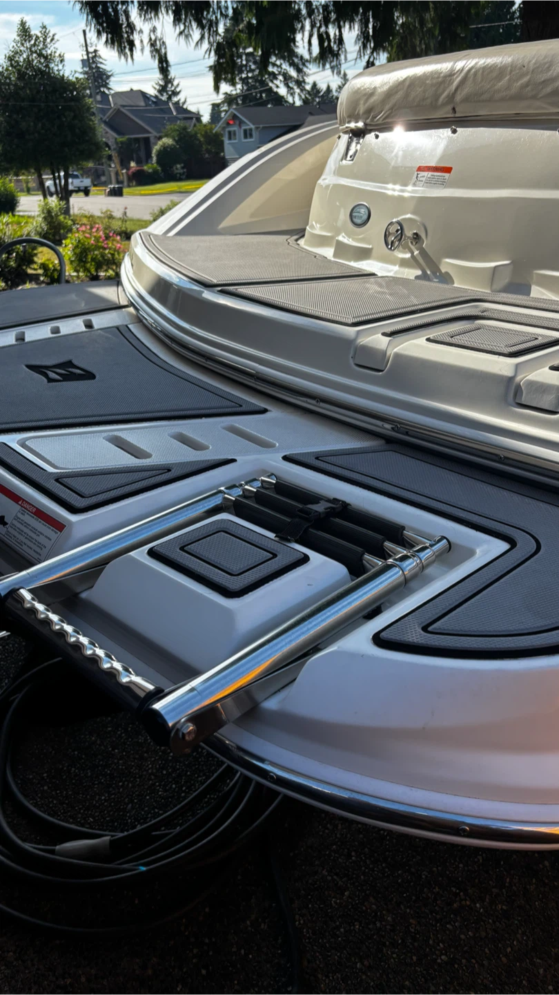 Larson Bowrider Boat - photo 3