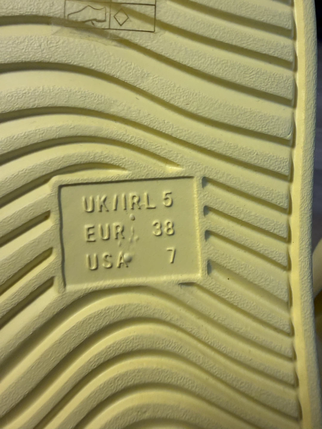 Primark Yellow Slides Sandals Size 7 - photo 2