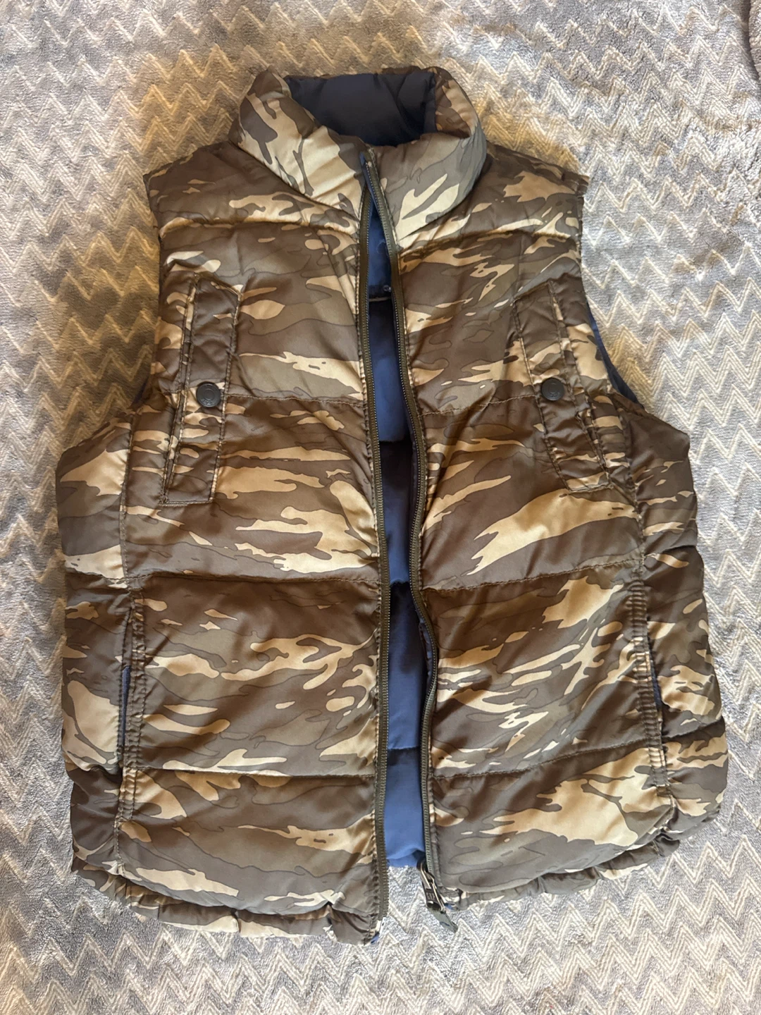 Gap Reversible Puffer Vest - photo 3