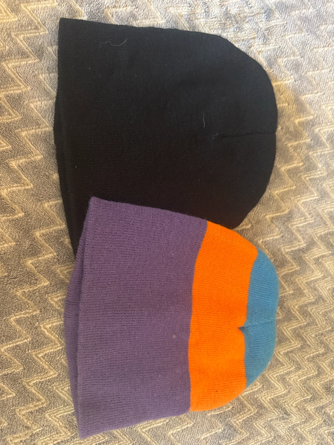 4 Beanies - Black and Striped - photo 3