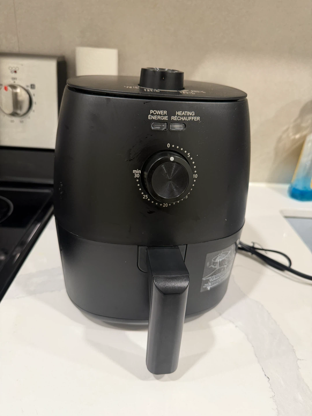 Compact Black Air Fryer (2L)