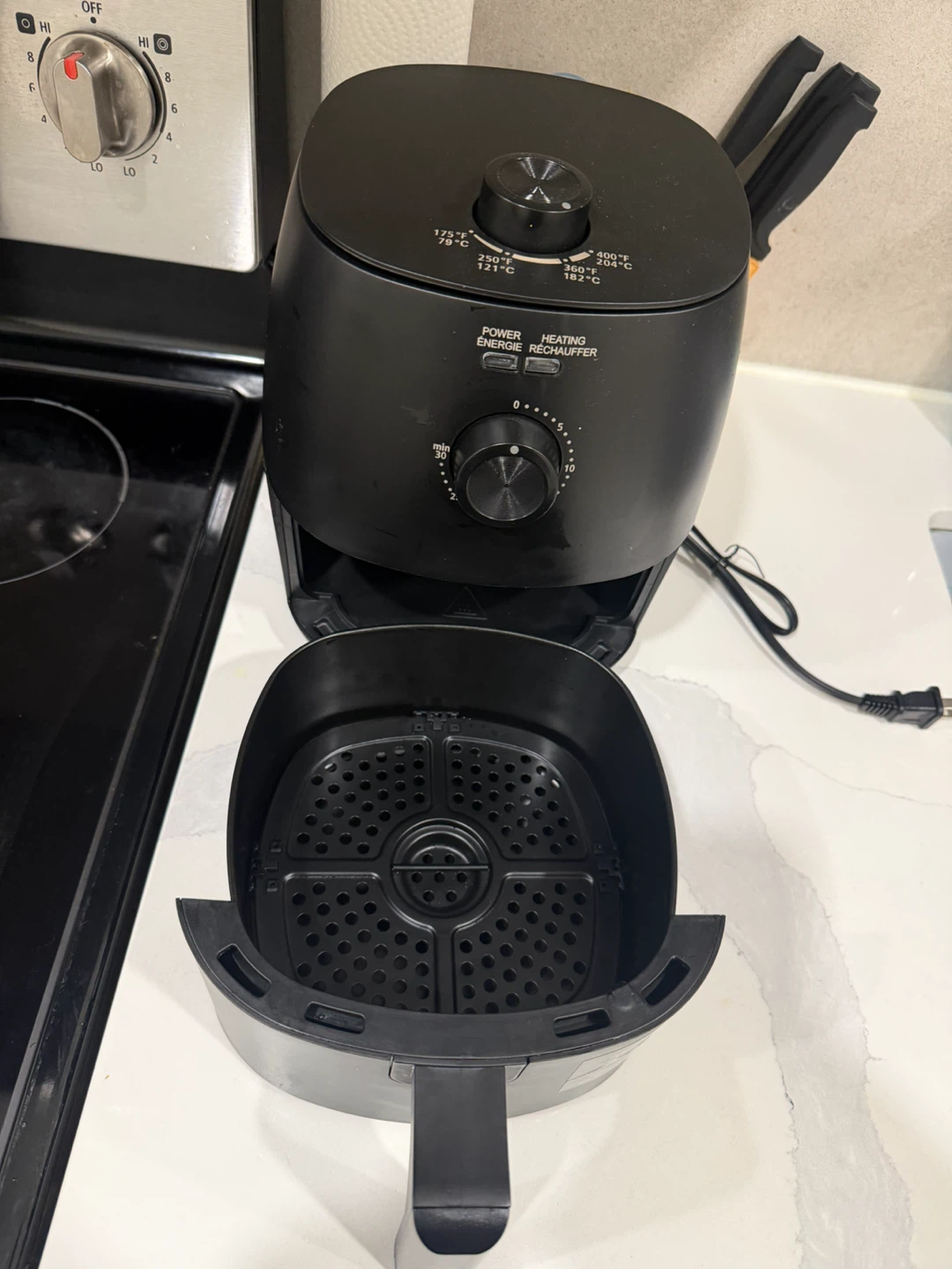 Compact Black Air Fryer (2L) - photo 2