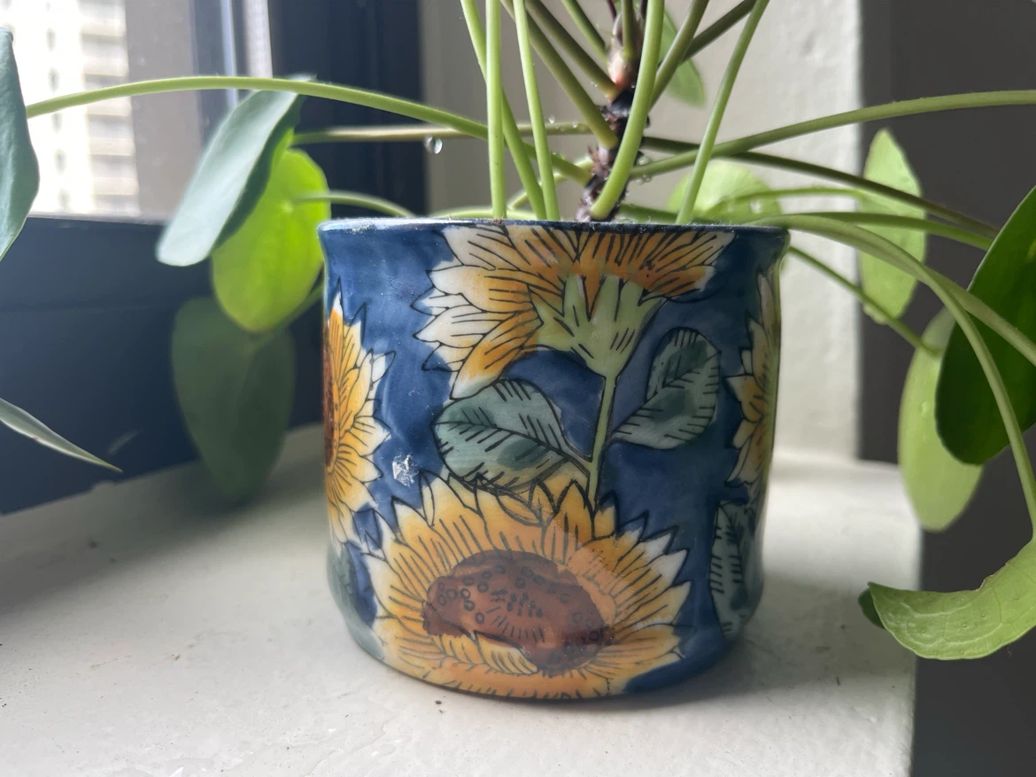 Decorative Ceramic Pot with Sunflower Design - photo 3