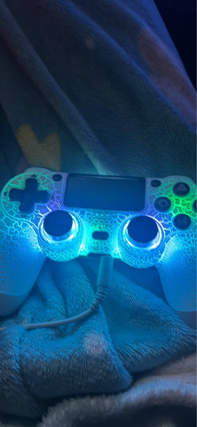 Ps4 with 2 controllers