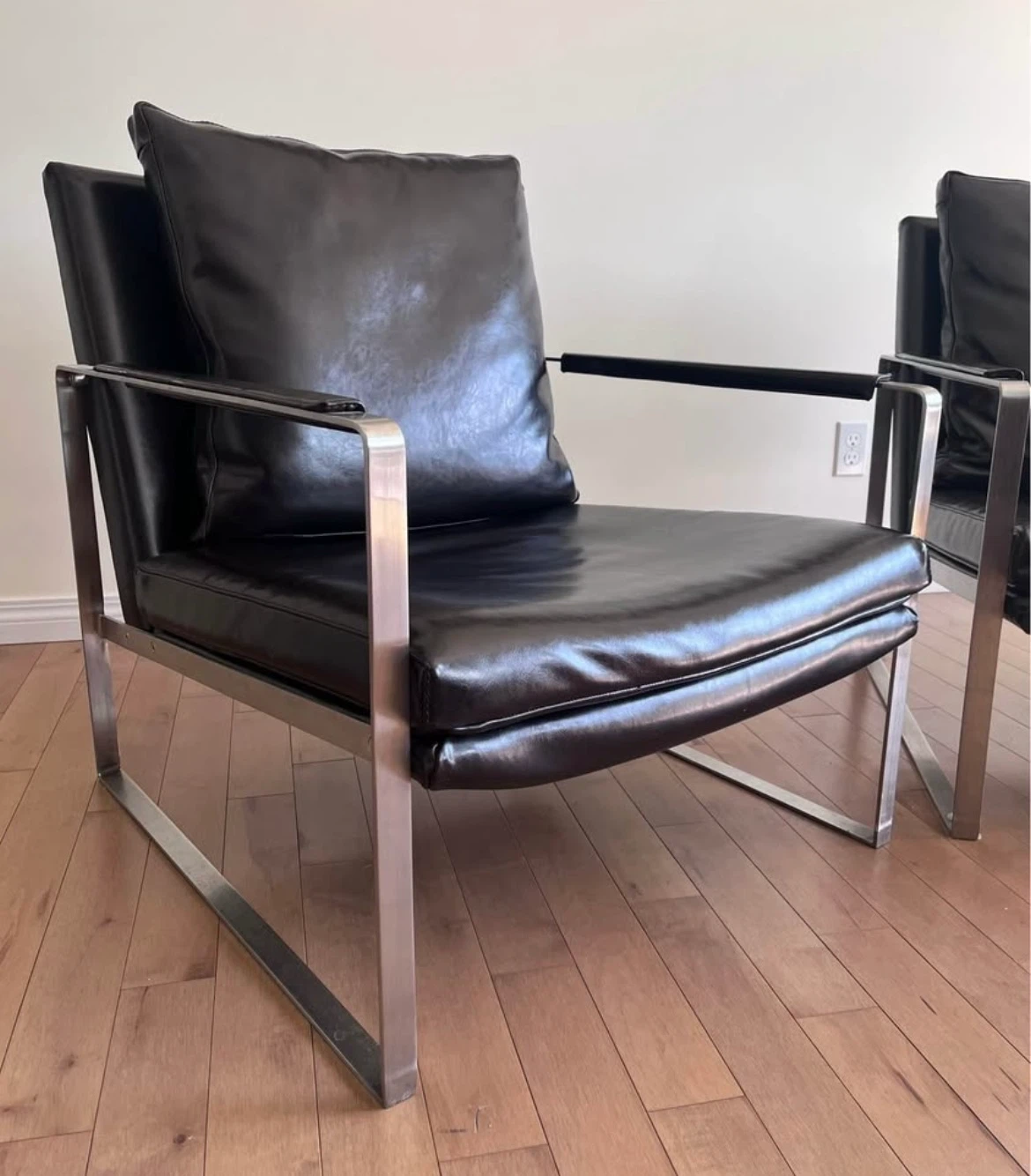 Genuine Mid-century Modern leather arm chairs (2) - photo 3