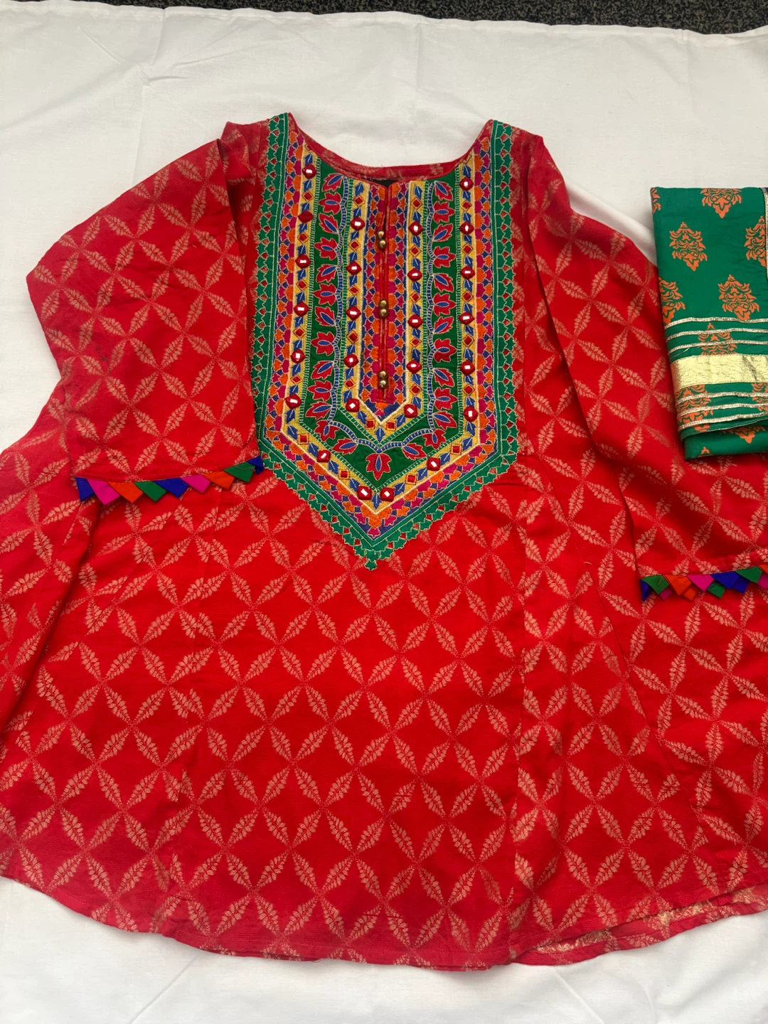 Embroidered Kurti with  Dupatta - photo 2