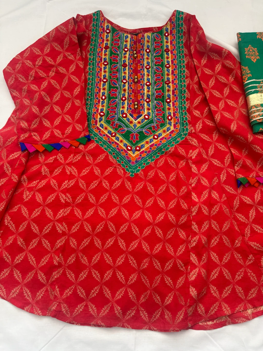Embroidered Kurti with  Dupatta - photo 3
