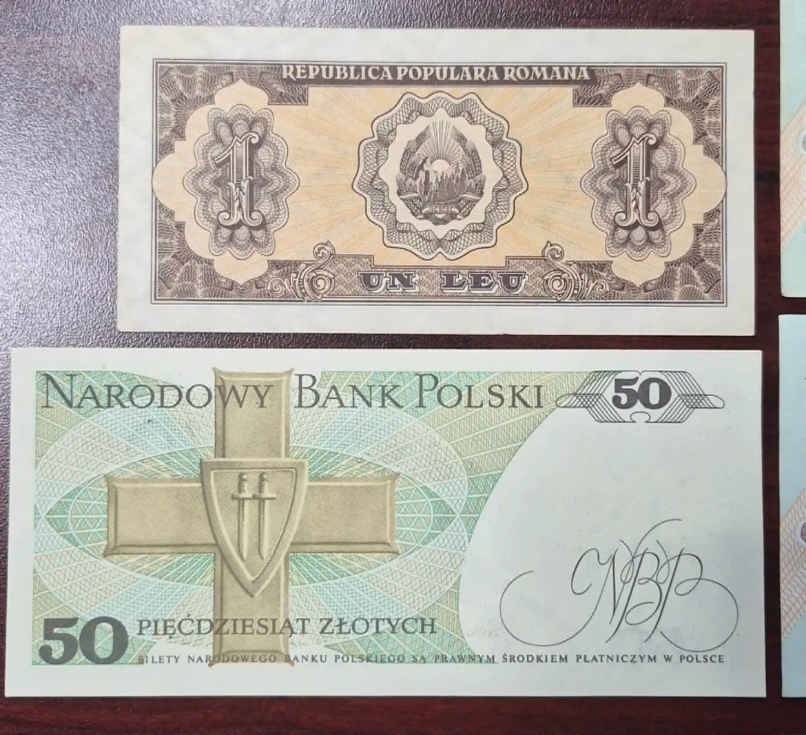 Romanian 1 Leu and Polish 50 Zlotych Banknotes - photo 2