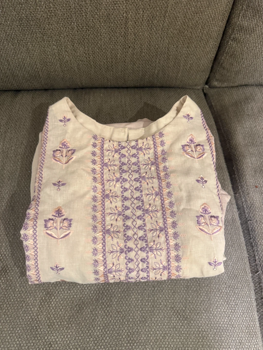 Women's Embroidered Kurti Set