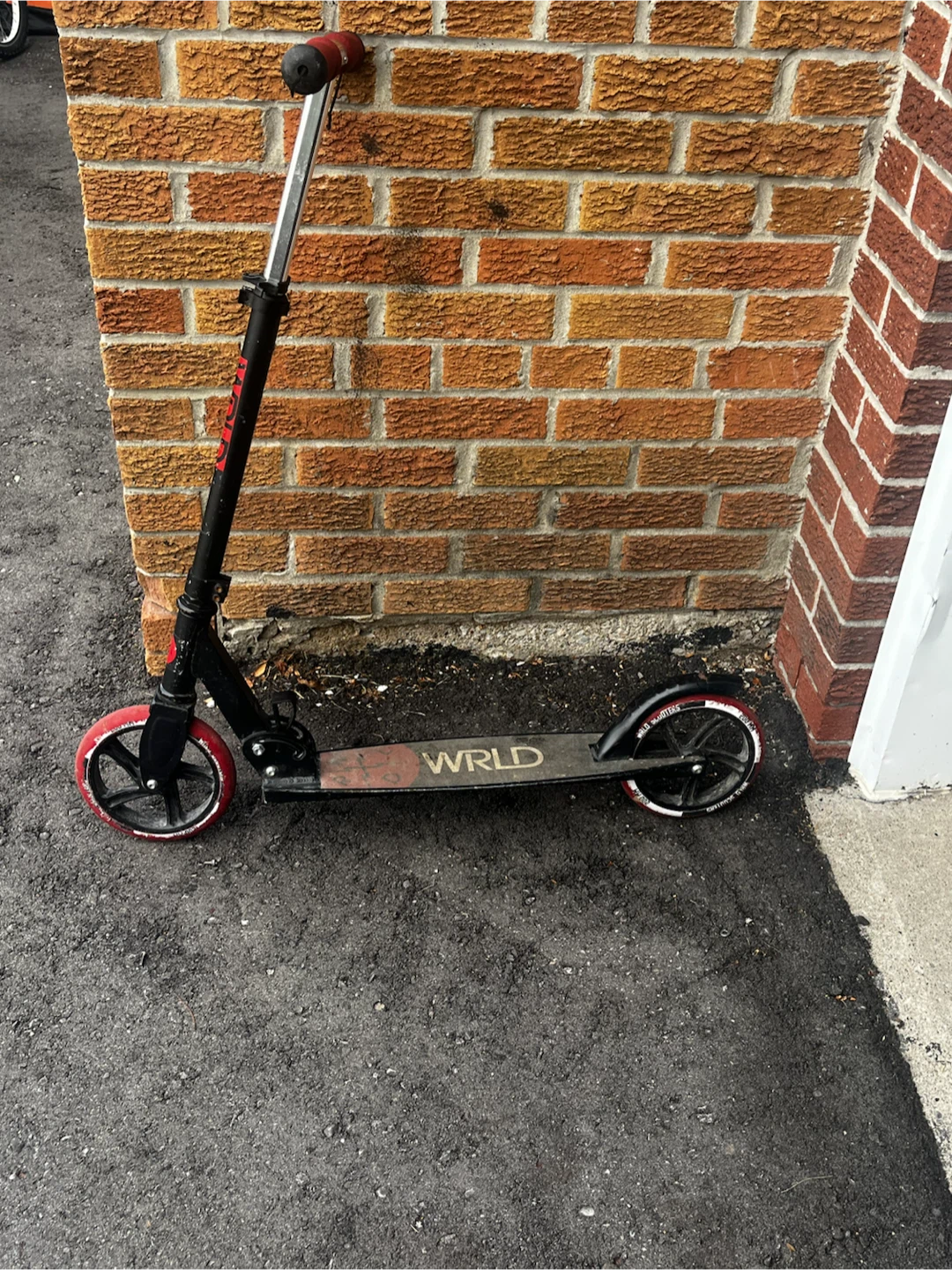 WRLD Scooter with Red Accents - photo 2
