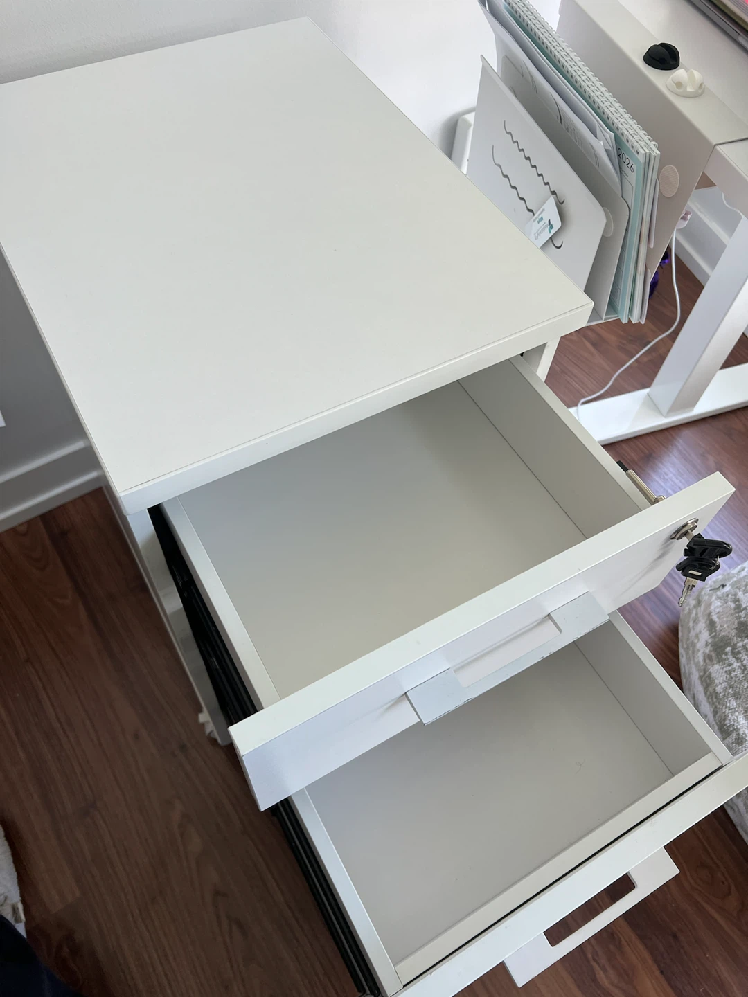 White 2-Drawer Filing or StorageCabinet with Lock - photo 3