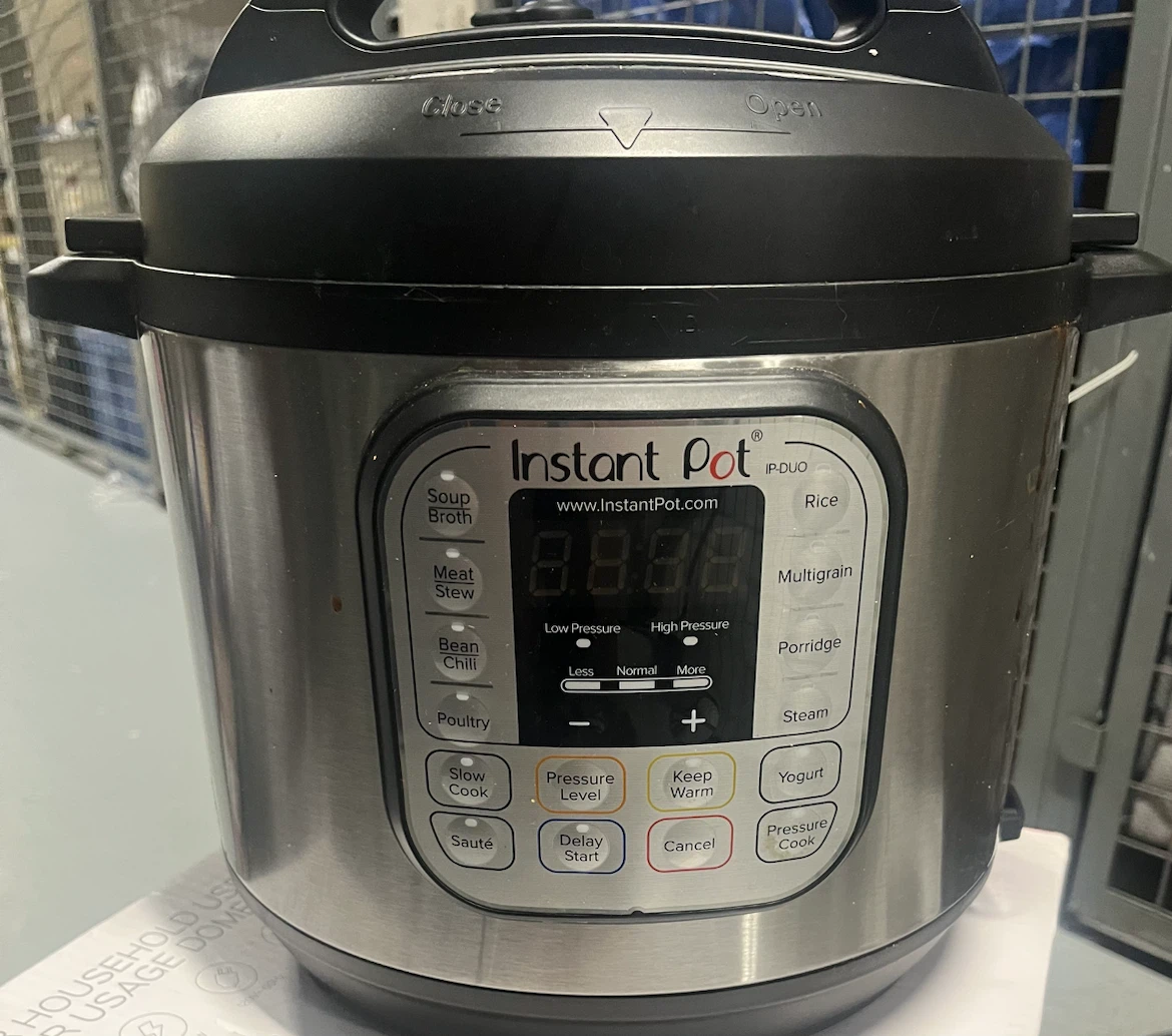 Instant Pot Duo 6 Quart Programmable Pressure Cooker - photo 2